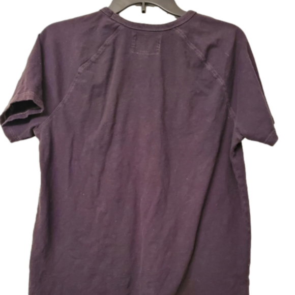 Elevate Your Style with American Eagle Vintage Men's Tee - Picture 5 of 8
